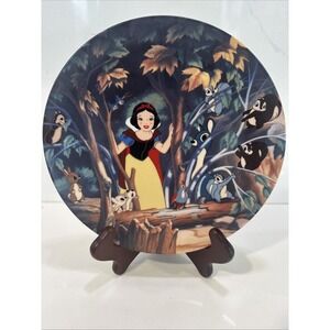 Disney's Snow White "A Surprise In The Clearing" Edwin M. Knowles Plate SW3